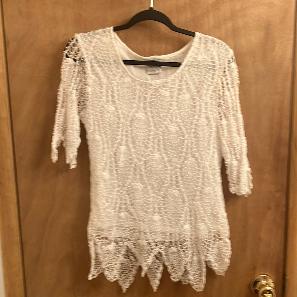 French Gear white crochet short sleeve top woman’s size small
